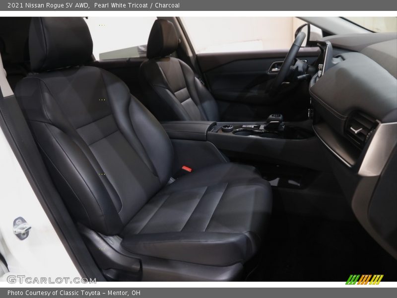 Pearl White Tricoat / Charcoal 2021 Nissan Rogue SV AWD
