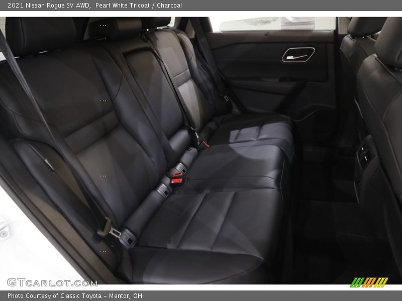 Pearl White Tricoat / Charcoal 2021 Nissan Rogue SV AWD