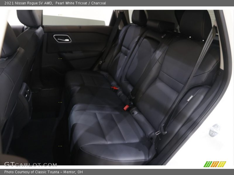 Pearl White Tricoat / Charcoal 2021 Nissan Rogue SV AWD
