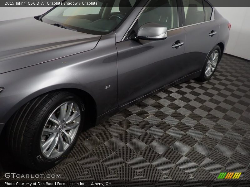 Graphite Shadow / Graphite 2015 Infiniti Q50 3.7