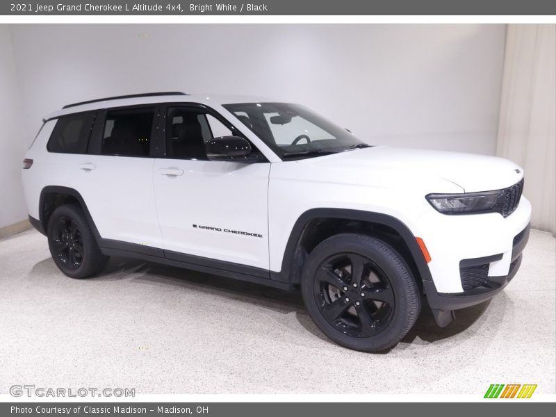 Bright White / Black 2021 Jeep Grand Cherokee L Altitude 4x4