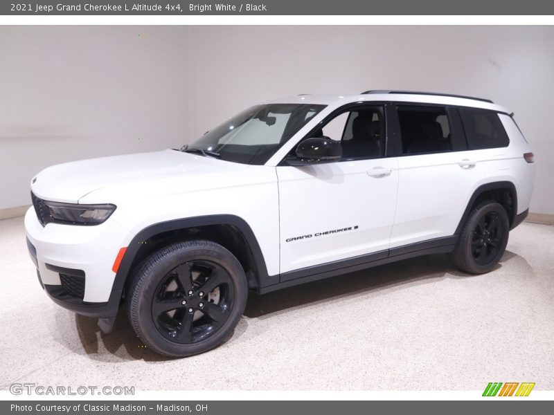 Bright White / Black 2021 Jeep Grand Cherokee L Altitude 4x4
