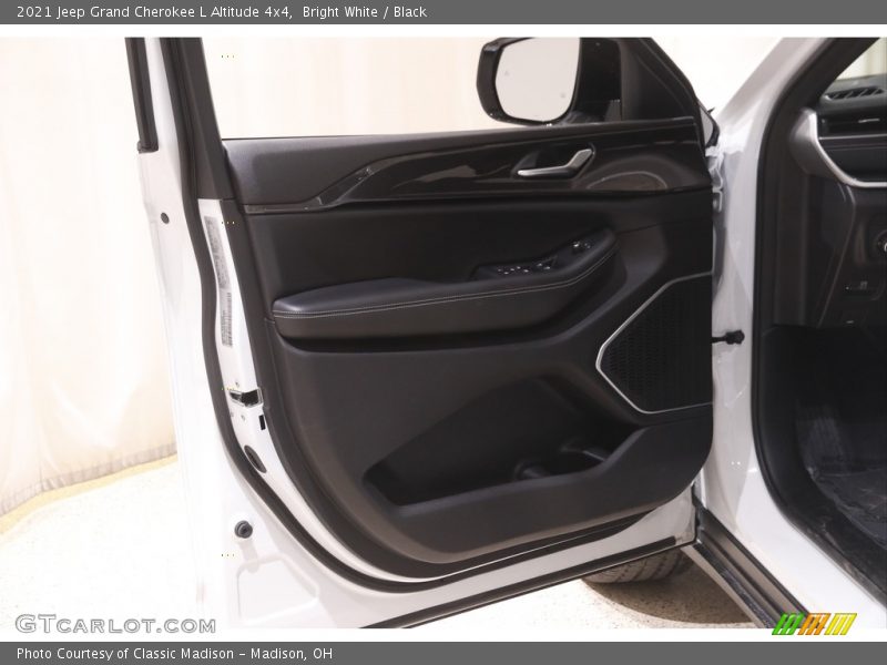 Bright White / Black 2021 Jeep Grand Cherokee L Altitude 4x4