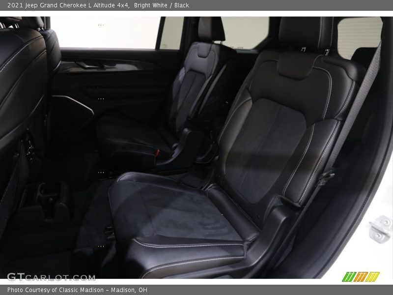 Bright White / Black 2021 Jeep Grand Cherokee L Altitude 4x4