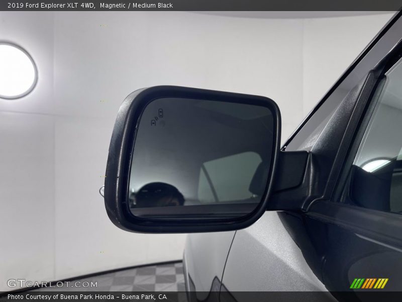 Magnetic / Medium Black 2019 Ford Explorer XLT 4WD