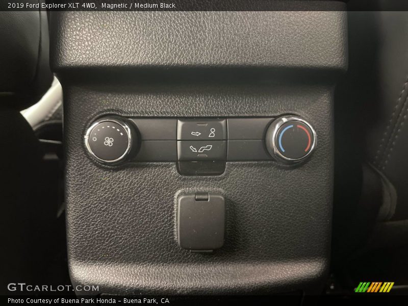 Magnetic / Medium Black 2019 Ford Explorer XLT 4WD