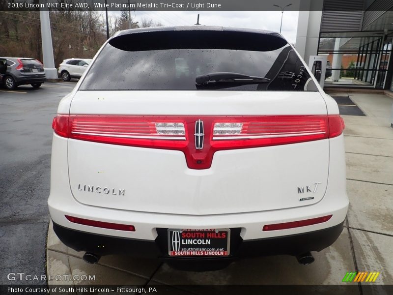 White Platinum Metallic Tri-Coat / Light Dune 2016 Lincoln MKT Elite AWD