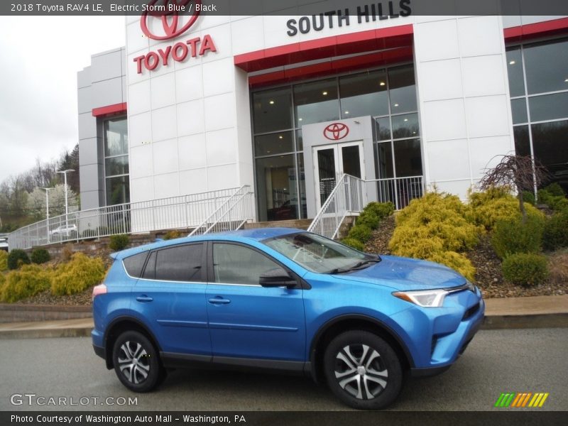 Electric Storm Blue / Black 2018 Toyota RAV4 LE