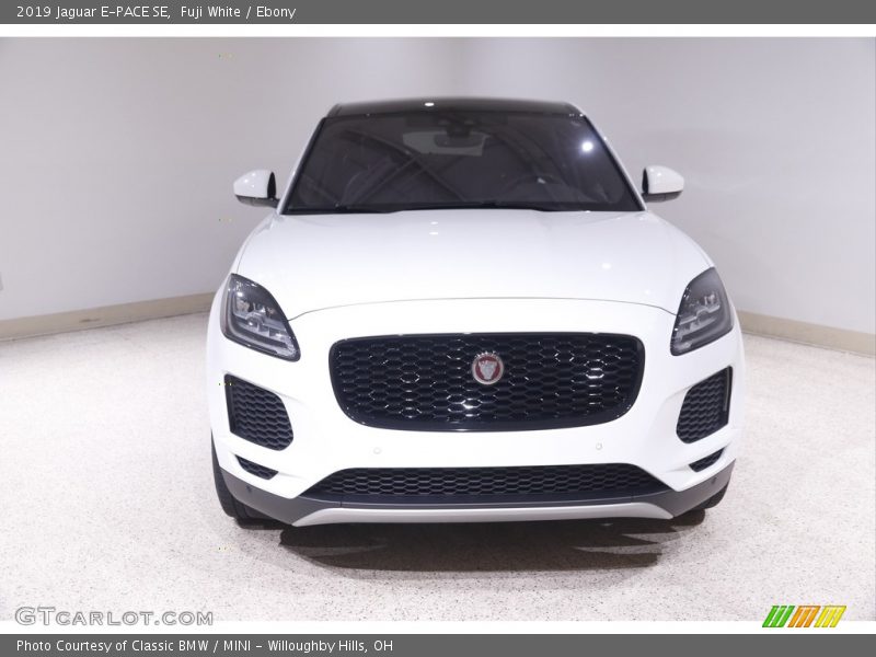 Fuji White / Ebony 2019 Jaguar E-PACE SE