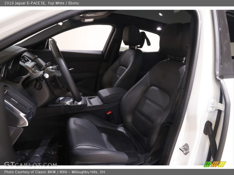 Fuji White / Ebony 2019 Jaguar E-PACE SE