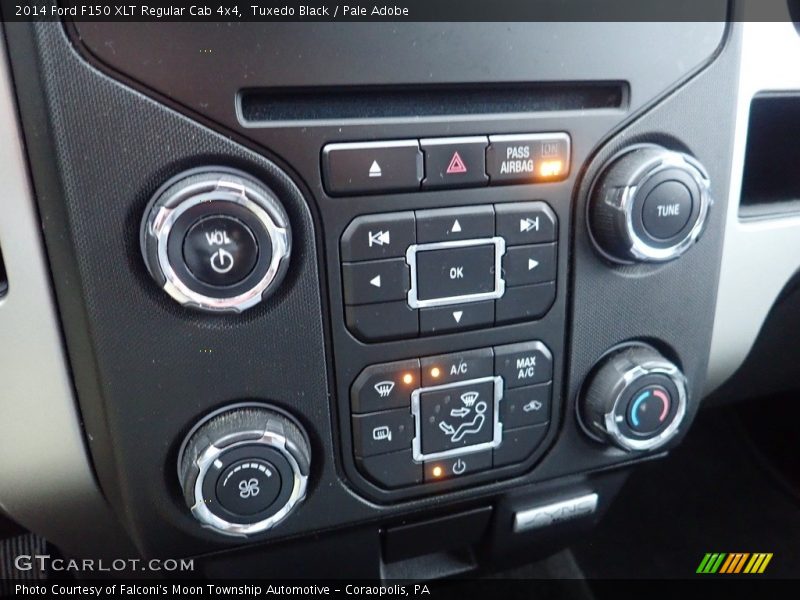 Tuxedo Black / Pale Adobe 2014 Ford F150 XLT Regular Cab 4x4