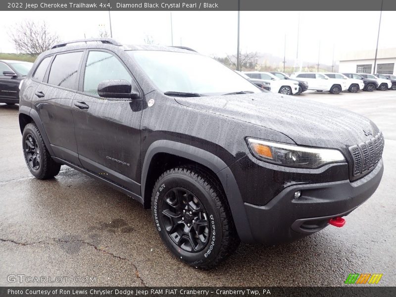Front 3/4 View of 2022 Cherokee Trailhawk 4x4