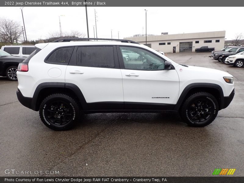 Bright White / Black 2022 Jeep Cherokee Trailhawk 4x4