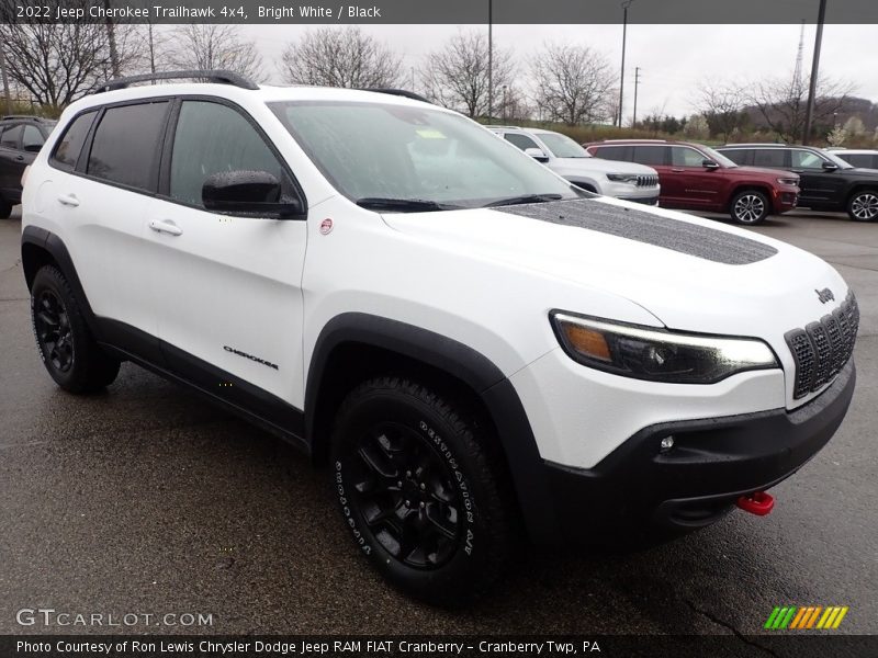 Bright White / Black 2022 Jeep Cherokee Trailhawk 4x4