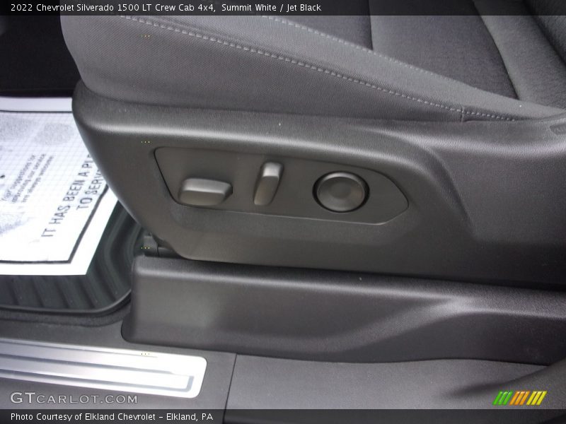 Summit White / Jet Black 2022 Chevrolet Silverado 1500 LT Crew Cab 4x4