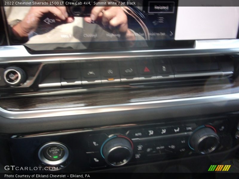 Summit White / Jet Black 2022 Chevrolet Silverado 1500 LT Crew Cab 4x4