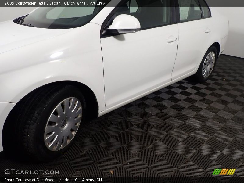 Candy White / Art Grey 2009 Volkswagen Jetta S Sedan