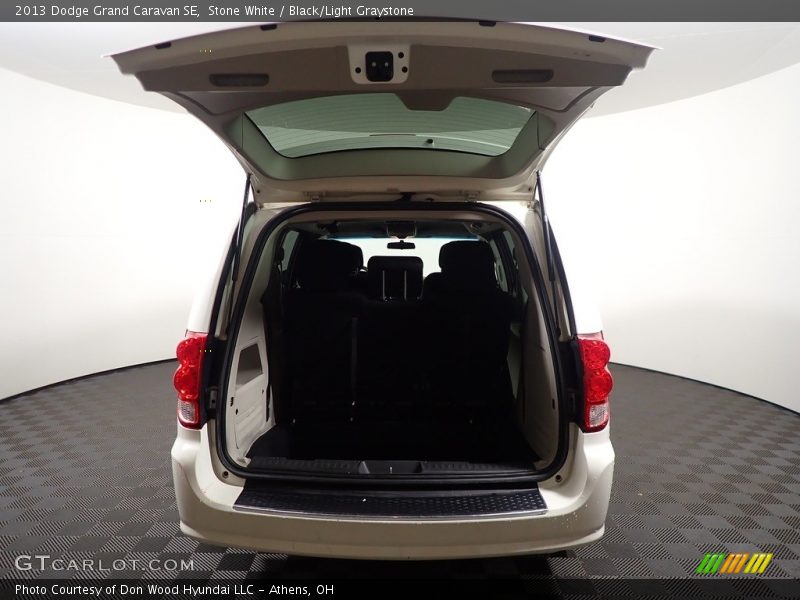 Stone White / Black/Light Graystone 2013 Dodge Grand Caravan SE