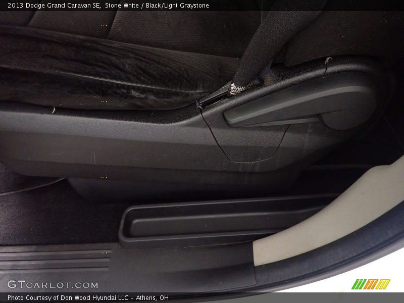 Stone White / Black/Light Graystone 2013 Dodge Grand Caravan SE