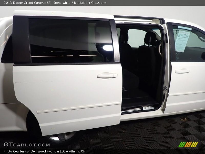 Stone White / Black/Light Graystone 2013 Dodge Grand Caravan SE