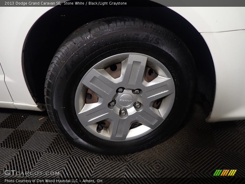 Stone White / Black/Light Graystone 2013 Dodge Grand Caravan SE