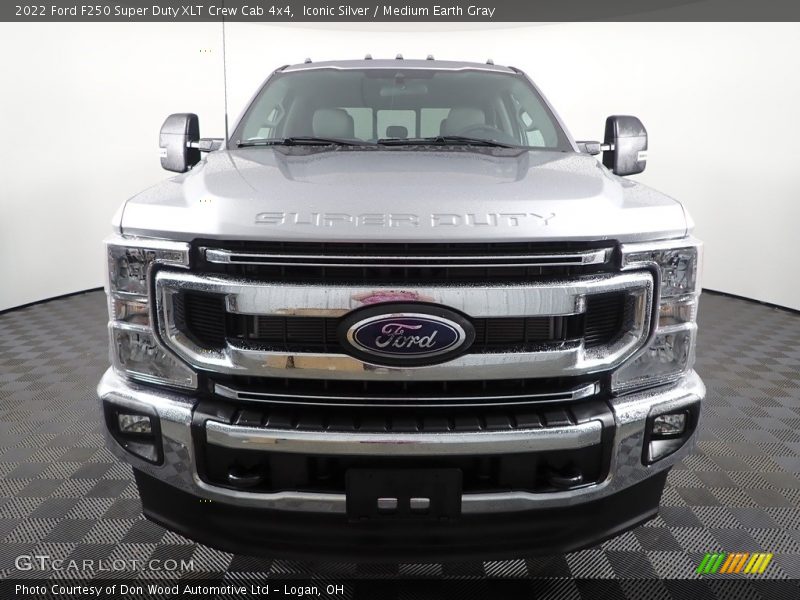 Iconic Silver / Medium Earth Gray 2022 Ford F250 Super Duty XLT Crew Cab 4x4