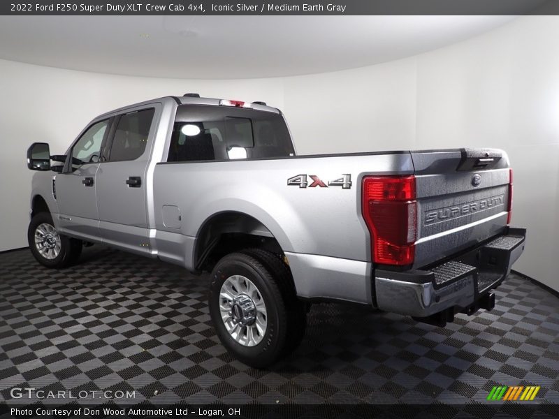 Iconic Silver / Medium Earth Gray 2022 Ford F250 Super Duty XLT Crew Cab 4x4