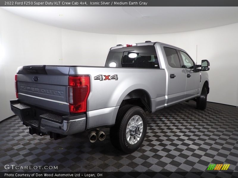 Iconic Silver / Medium Earth Gray 2022 Ford F250 Super Duty XLT Crew Cab 4x4