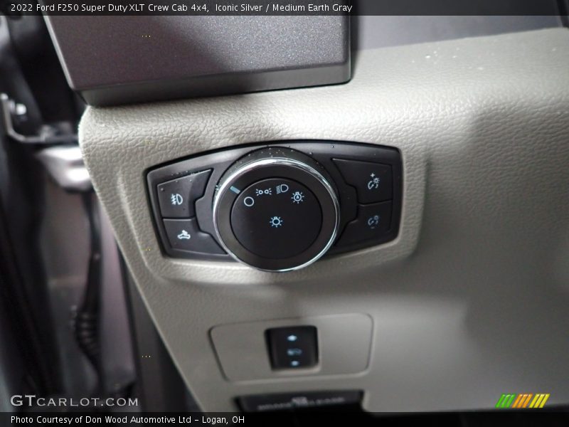Iconic Silver / Medium Earth Gray 2022 Ford F250 Super Duty XLT Crew Cab 4x4