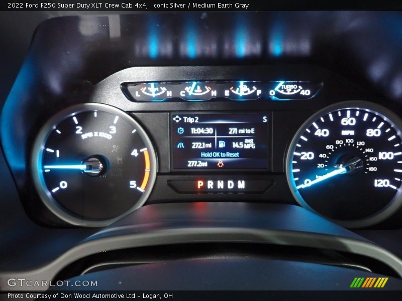 Iconic Silver / Medium Earth Gray 2022 Ford F250 Super Duty XLT Crew Cab 4x4