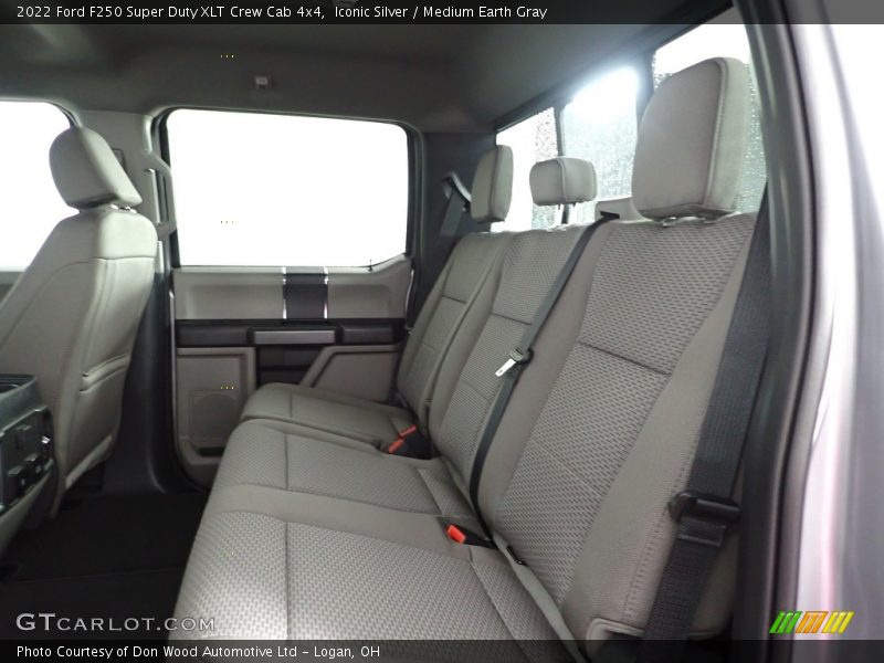 Iconic Silver / Medium Earth Gray 2022 Ford F250 Super Duty XLT Crew Cab 4x4