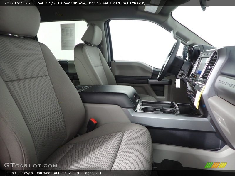 Iconic Silver / Medium Earth Gray 2022 Ford F250 Super Duty XLT Crew Cab 4x4