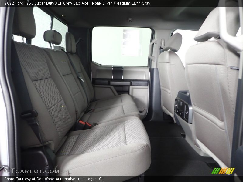 Iconic Silver / Medium Earth Gray 2022 Ford F250 Super Duty XLT Crew Cab 4x4