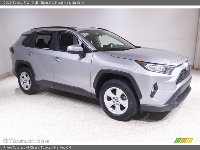 Silver Sky Metallic / Light Gray 2019 Toyota RAV4 XLE