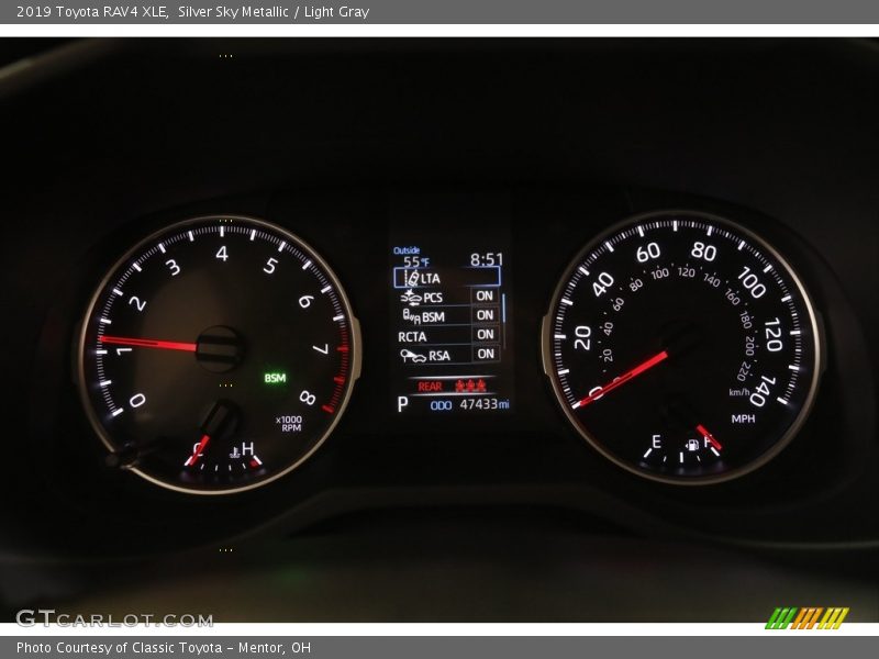 Silver Sky Metallic / Light Gray 2019 Toyota RAV4 XLE