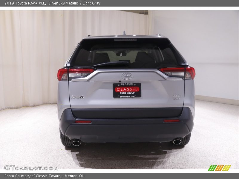 Silver Sky Metallic / Light Gray 2019 Toyota RAV4 XLE