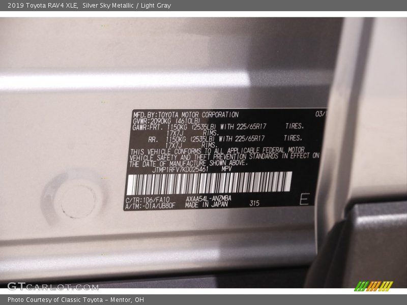 Silver Sky Metallic / Light Gray 2019 Toyota RAV4 XLE
