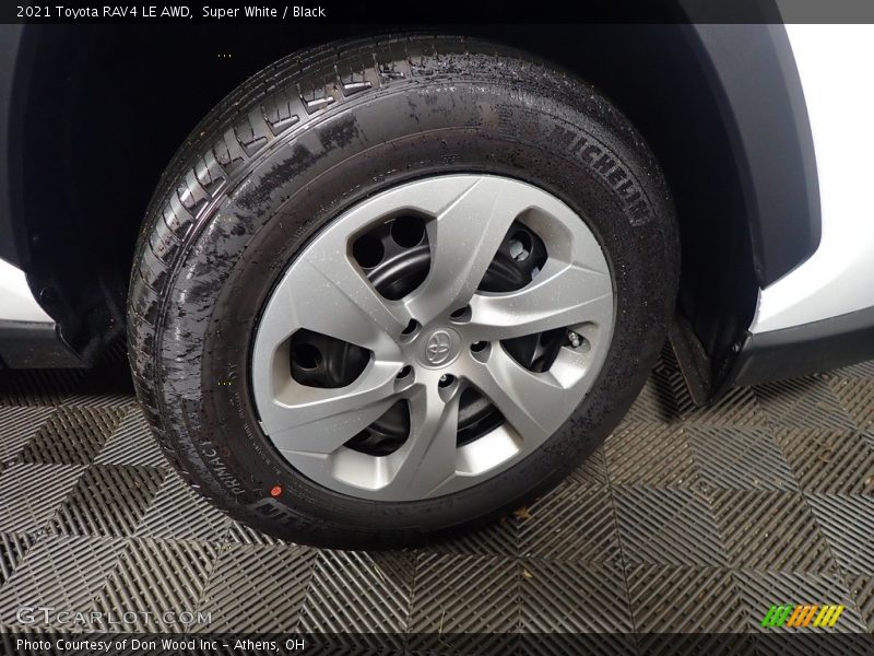 Super White / Black 2021 Toyota RAV4 LE AWD