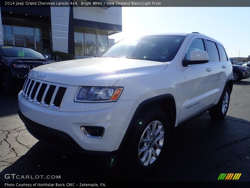 Bright White / New Zealand Black/Light Frost 2014 Jeep Grand Cherokee Laredo 4x4