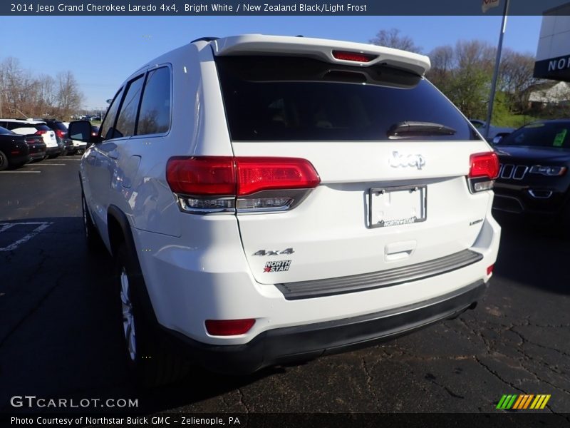 Bright White / New Zealand Black/Light Frost 2014 Jeep Grand Cherokee Laredo 4x4