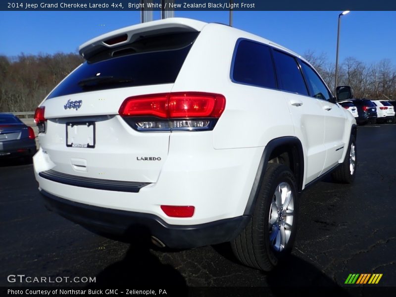 Bright White / New Zealand Black/Light Frost 2014 Jeep Grand Cherokee Laredo 4x4