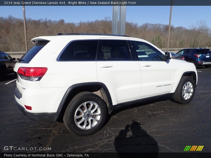 Bright White / New Zealand Black/Light Frost 2014 Jeep Grand Cherokee Laredo 4x4