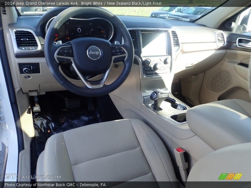 Bright White / New Zealand Black/Light Frost 2014 Jeep Grand Cherokee Laredo 4x4