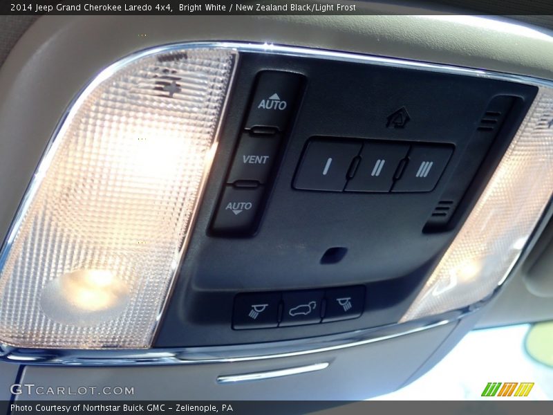 Bright White / New Zealand Black/Light Frost 2014 Jeep Grand Cherokee Laredo 4x4