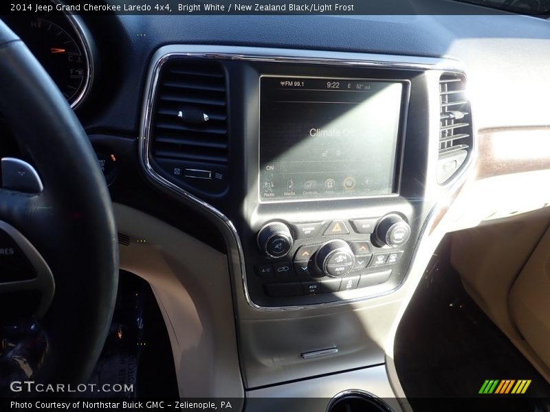 Bright White / New Zealand Black/Light Frost 2014 Jeep Grand Cherokee Laredo 4x4