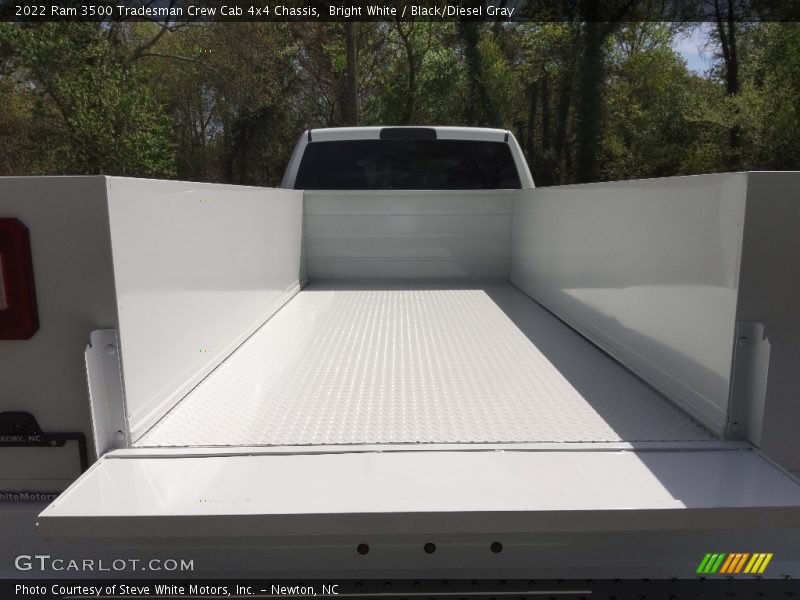 Bright White / Black/Diesel Gray 2022 Ram 3500 Tradesman Crew Cab 4x4 Chassis
