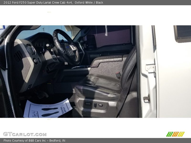 Oxford White / Black 2012 Ford F250 Super Duty Lariat Crew Cab 4x4