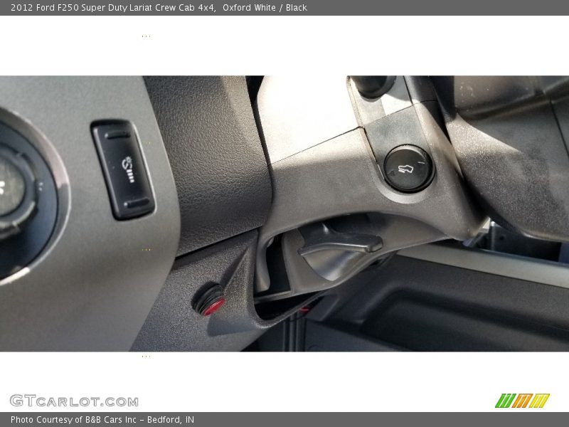 Oxford White / Black 2012 Ford F250 Super Duty Lariat Crew Cab 4x4
