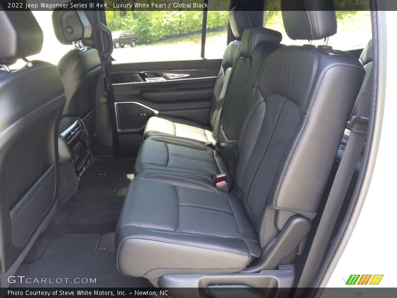 Luxury White Pearl / Global Black 2022 Jeep Wagoneer Series III 4x4