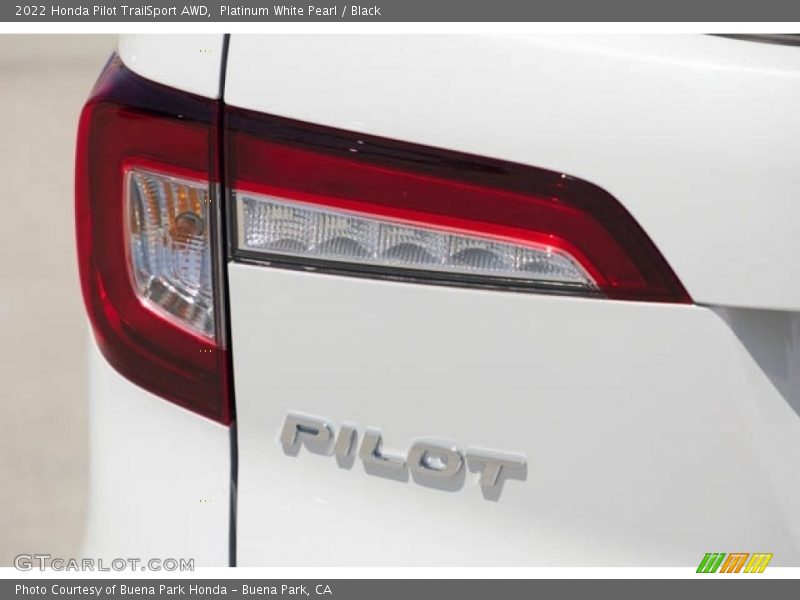 Platinum White Pearl / Black 2022 Honda Pilot TrailSport AWD